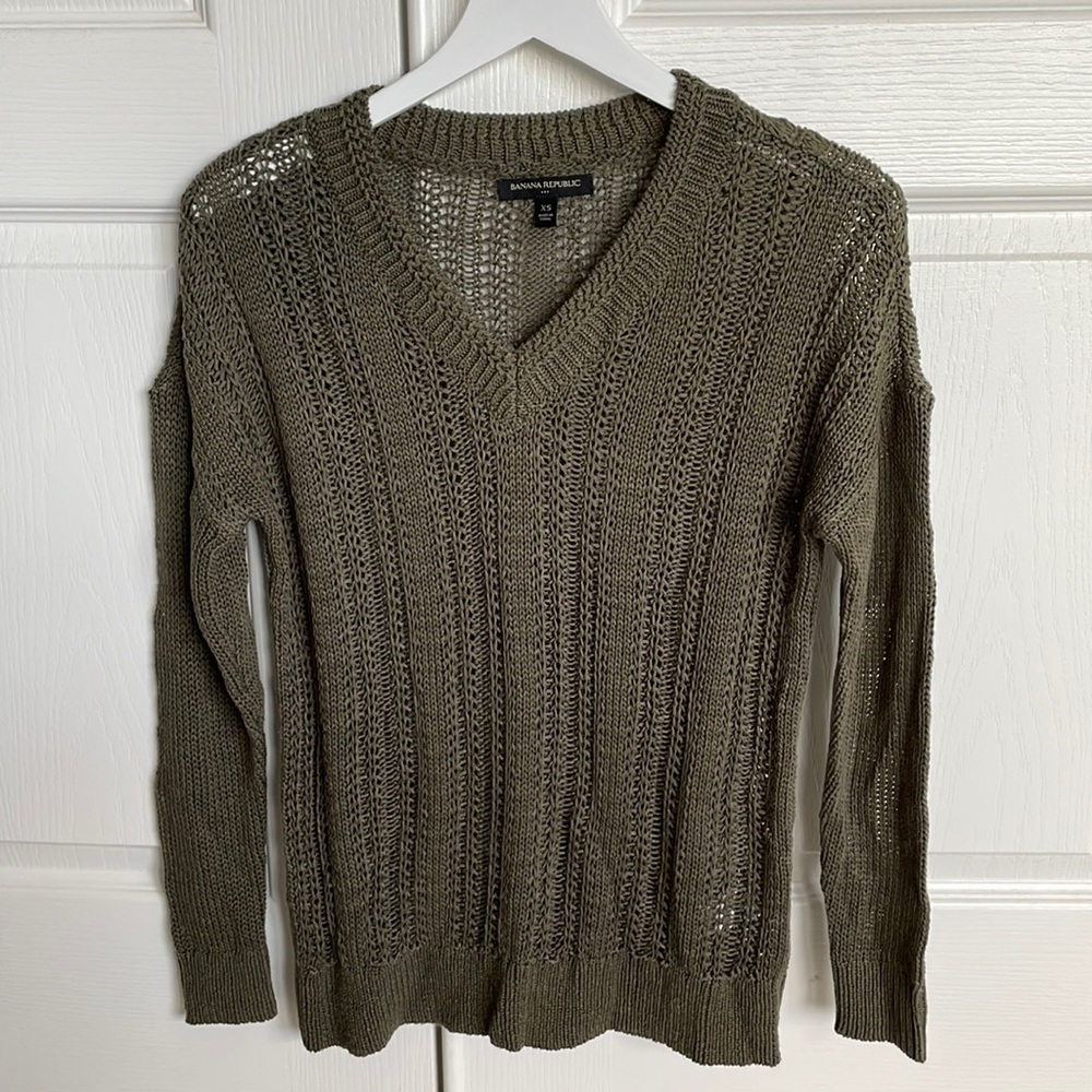 Size XS olive Green Banana Republic Sweater